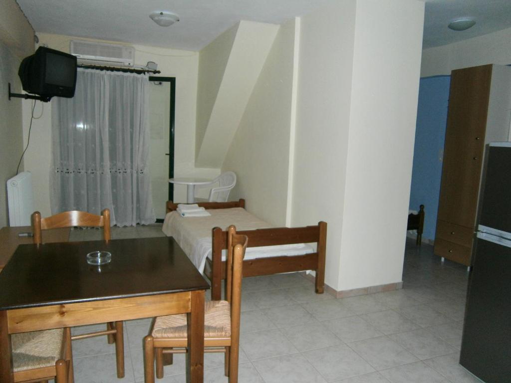 Petros Studios Poros  Ruang foto